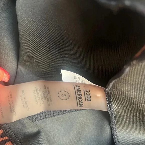 GOOD AMERICAN The Electric Feel Bike Short set - Picture 12 of 13